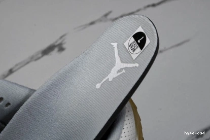 Hyperoad Air Craft Jordan 3 “Ivory” 0904
